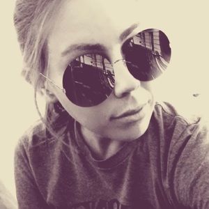 Meet your Posher, Lacey